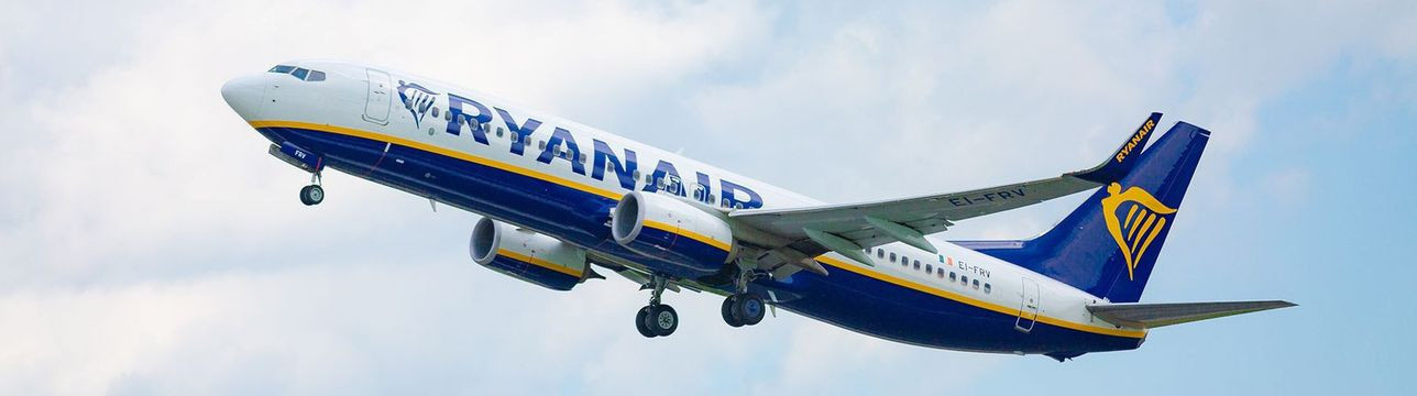 Ryanair Boeing 737 criss-crossed between UK deviation airports